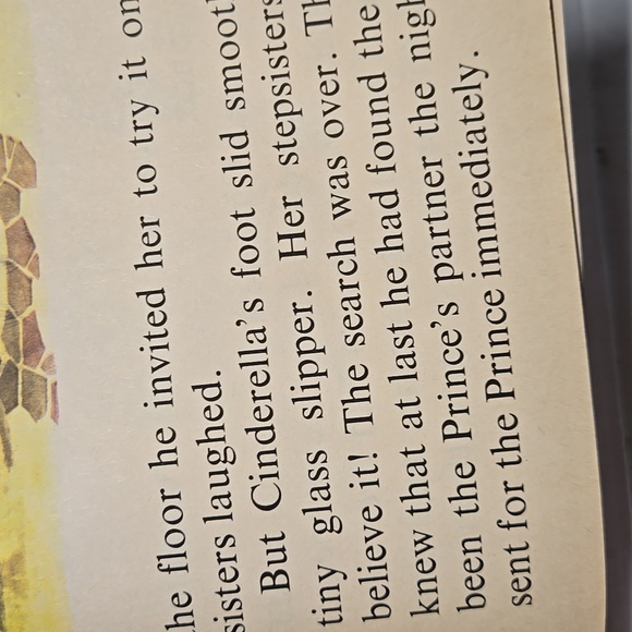 "Cinderella" VERY Vintage Beautiful 1967 Paperback Book Finland Beautiful - Picture 12 of 16